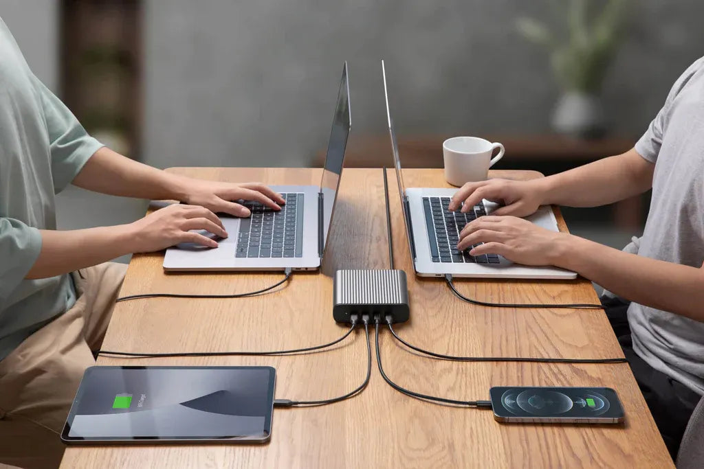 Targus HJGAN245-EU HyperJuice 245W GaN Desktop Charger, 4 x USB-C (100W; PD 3.0)